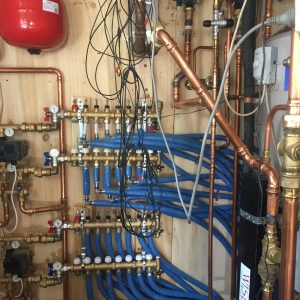 Boiler and hydronic heating installation